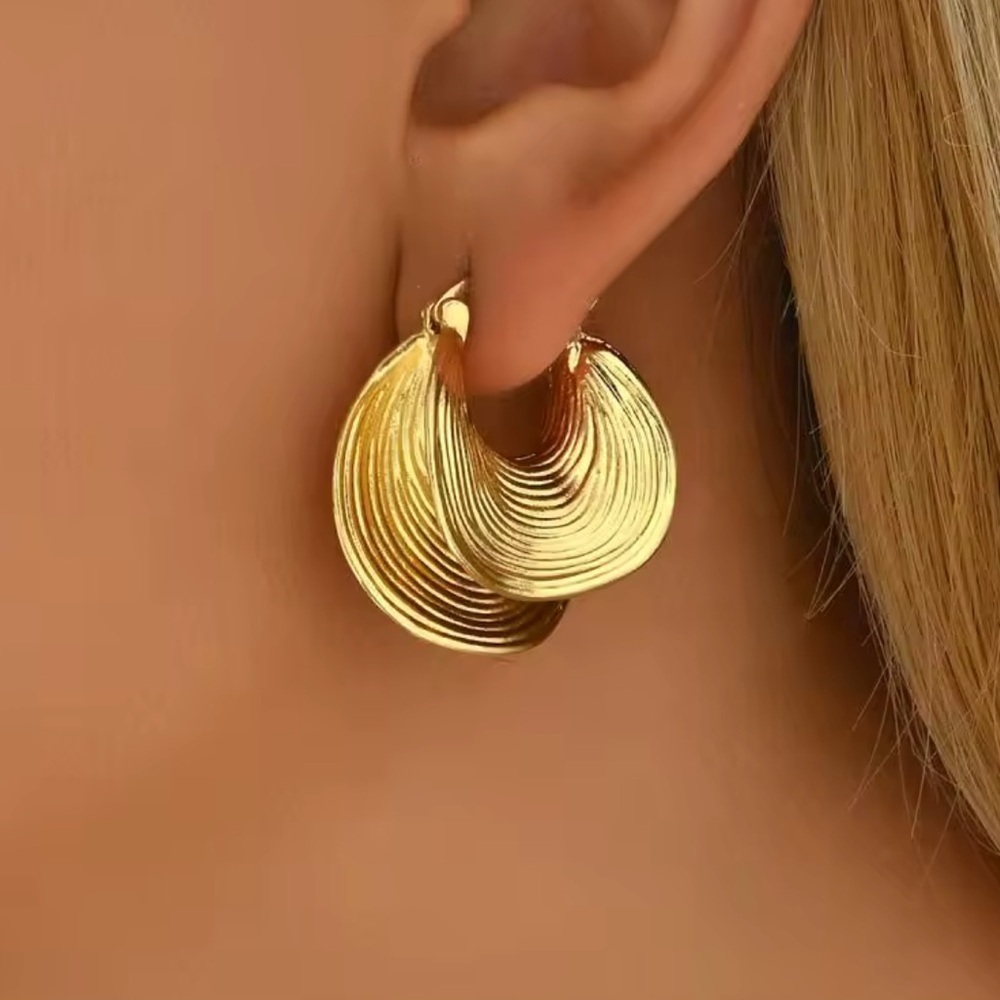 Gold Irregular Striped Ear Buckle Earrings